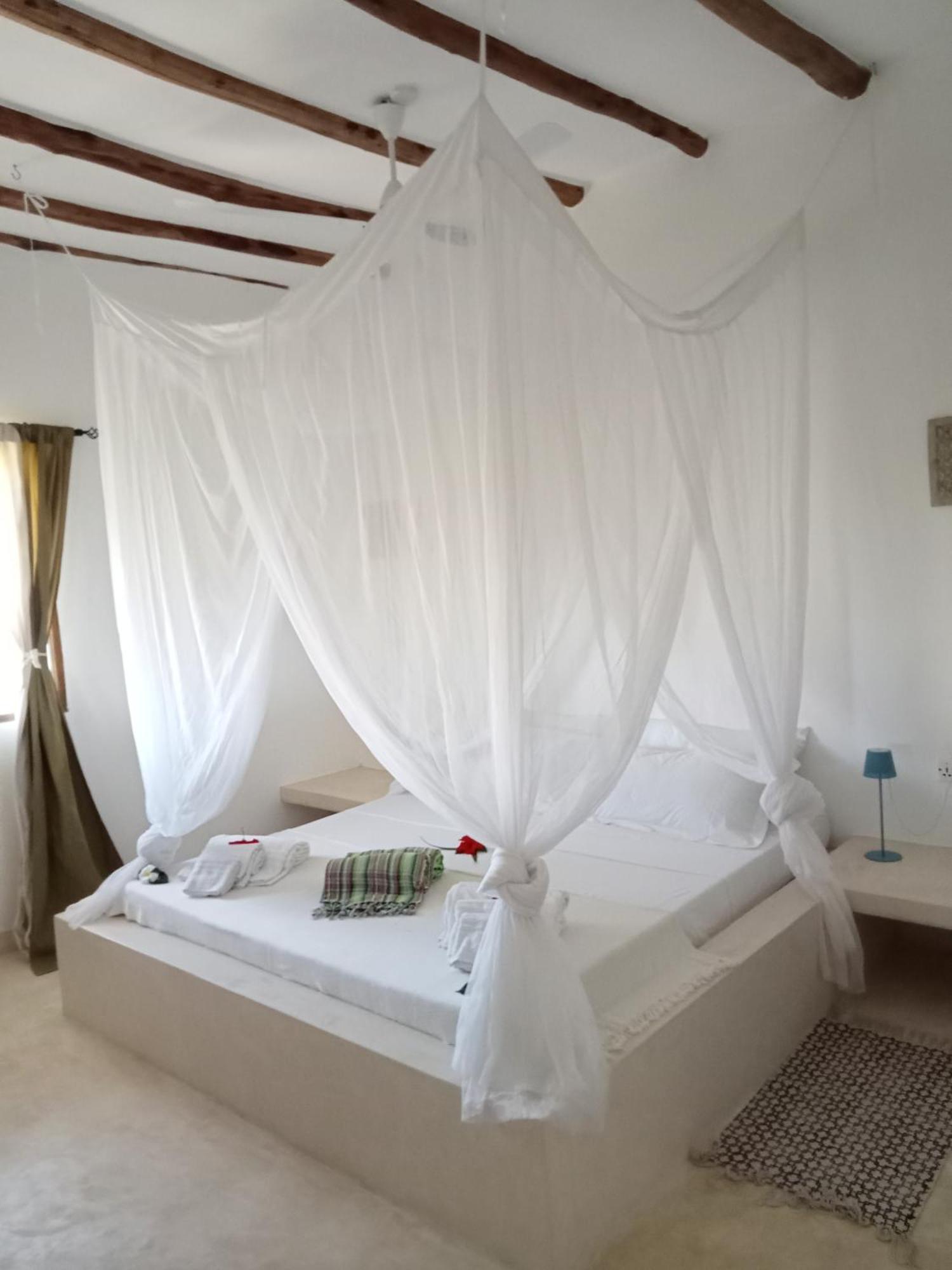 Shira House Bed & Breakfast Watamu Luaran gambar
