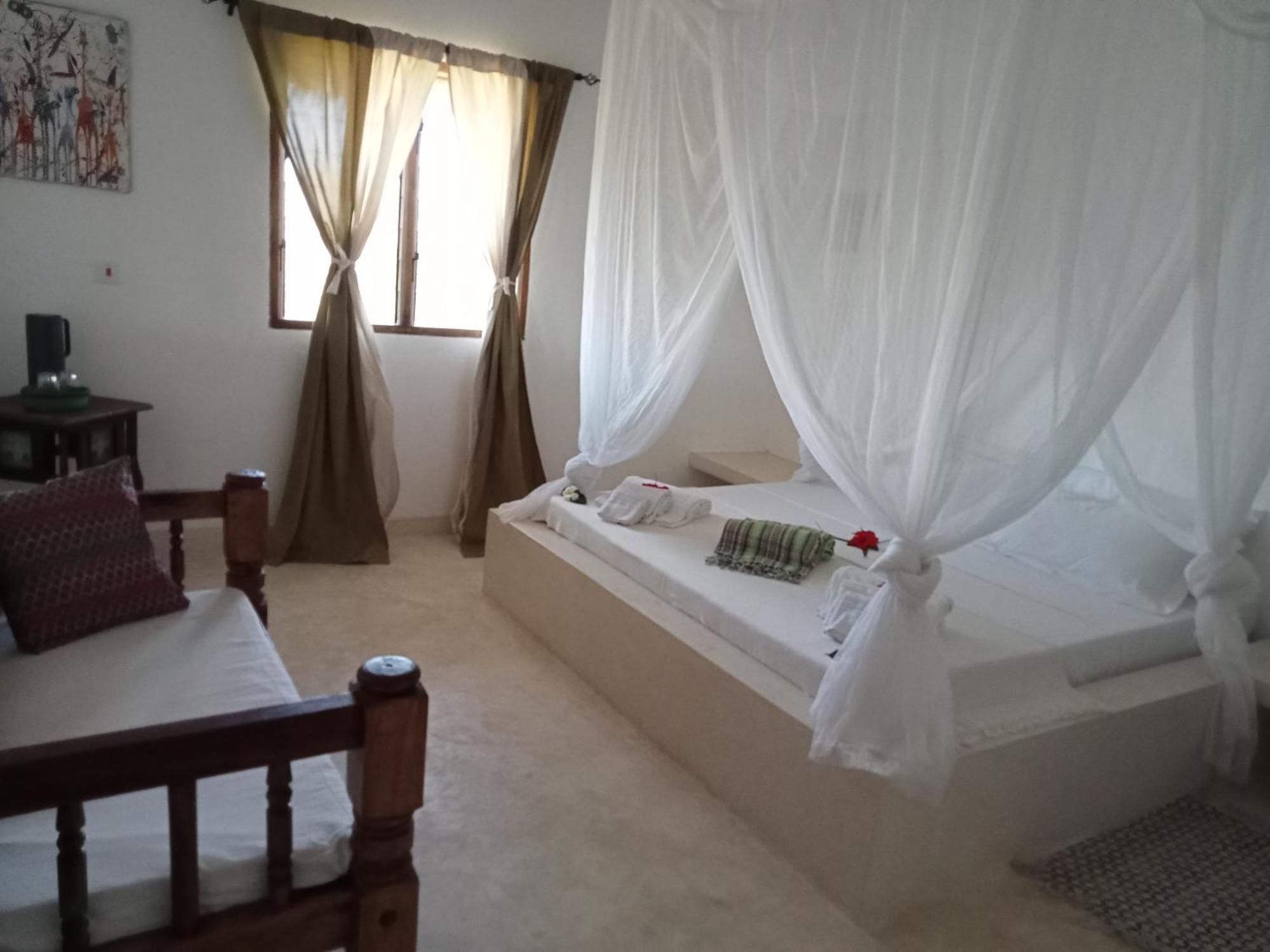 Shira House Bed & Breakfast Watamu Luaran gambar