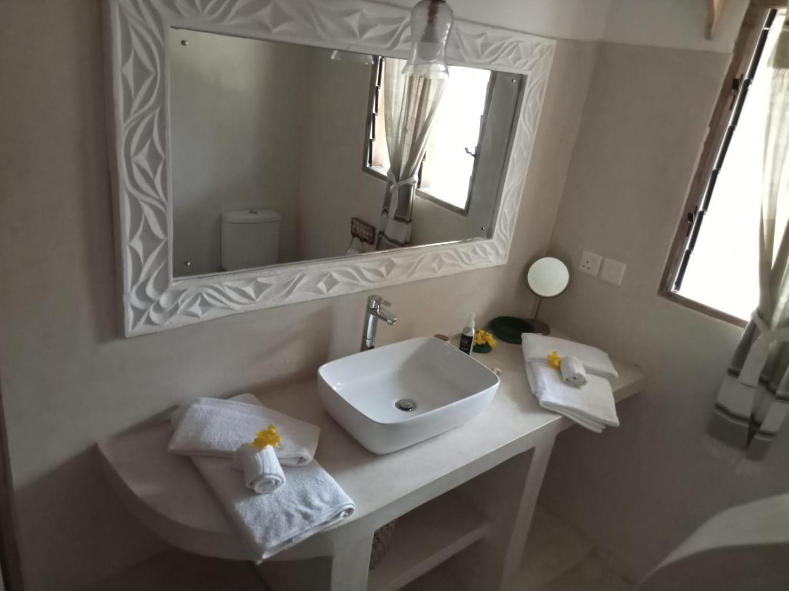 Shira House Bed & Breakfast Watamu Luaran gambar