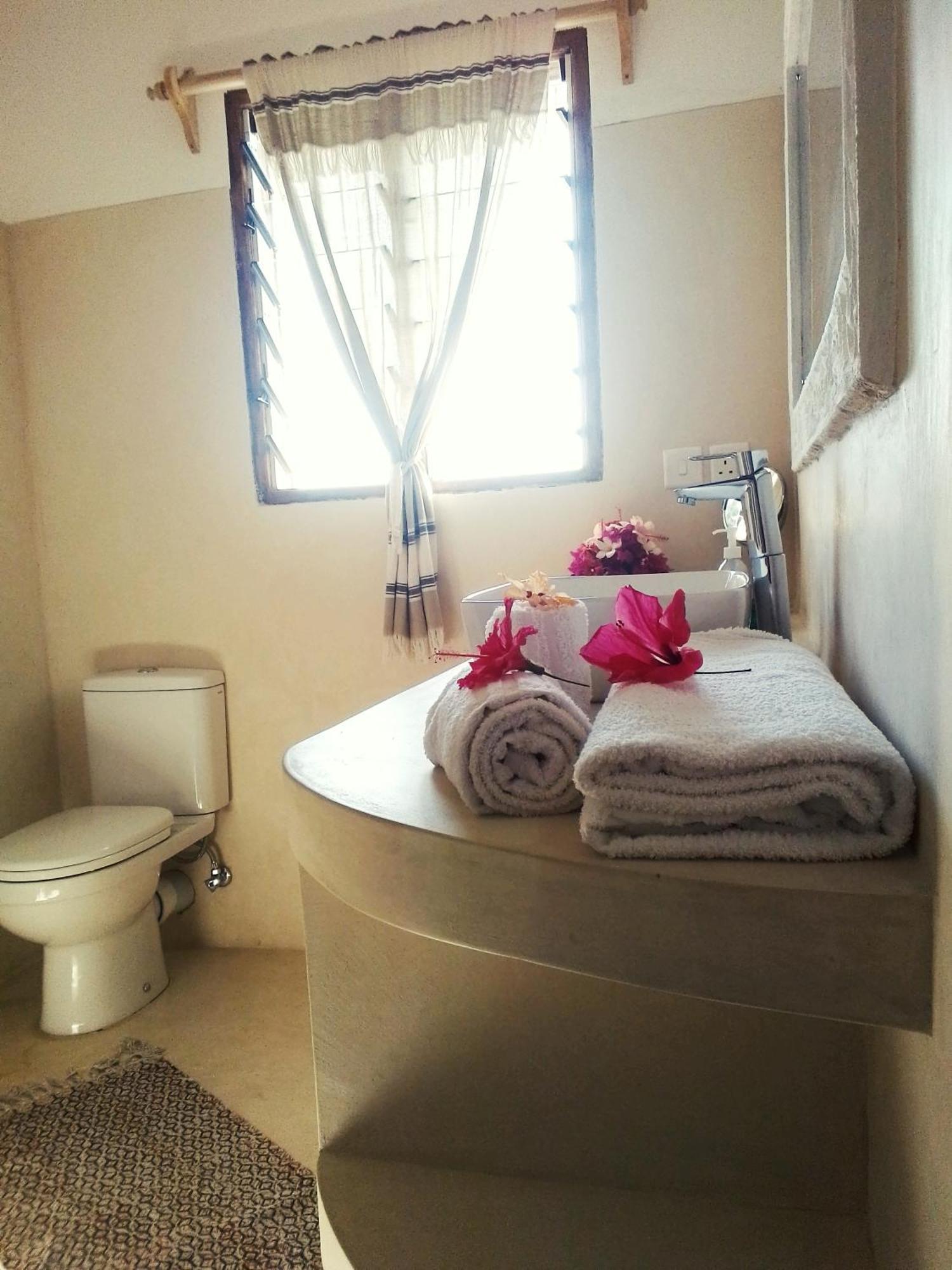 Shira House Bed & Breakfast Watamu Luaran gambar