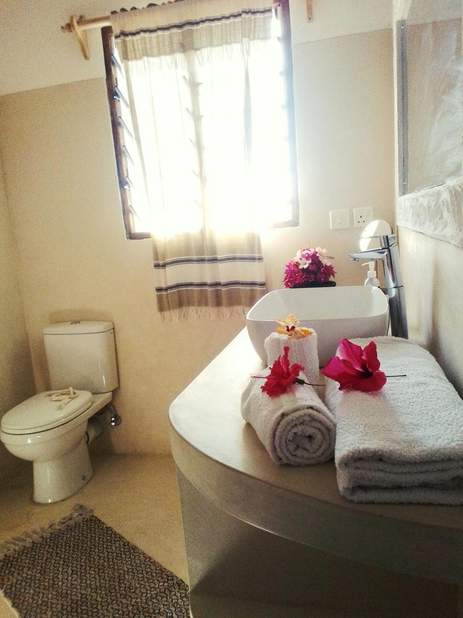 Shira House Bed & Breakfast Watamu Luaran gambar
