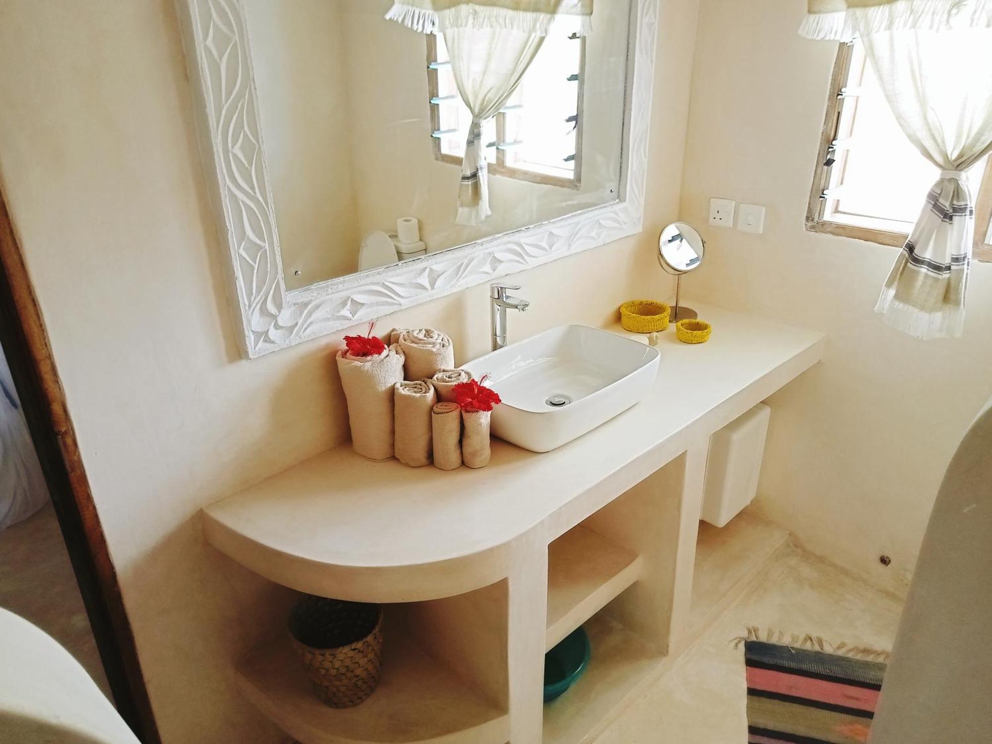 Shira House Bed & Breakfast Watamu Luaran gambar